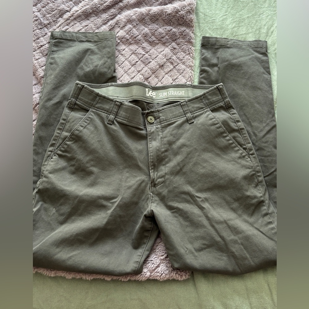 Lee Men's Slim Straight Olive Chinos